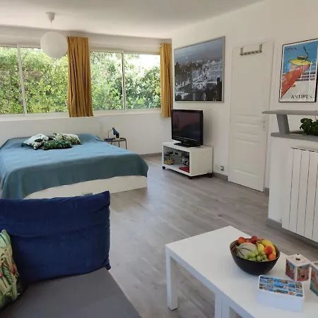 Studio Im Gruenen Mit Pool Biot Exterior photo