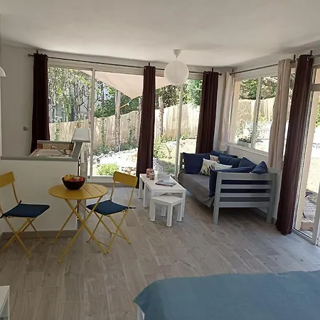 Studio Im Gruenen Mit Pool Biot Exterior photo