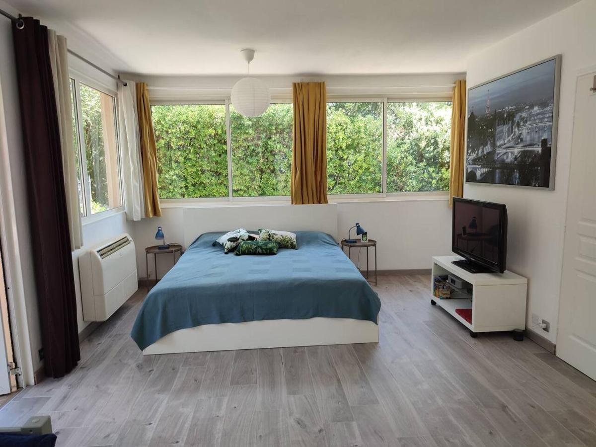 Appartement Im Gruenen Mit Pool Biot